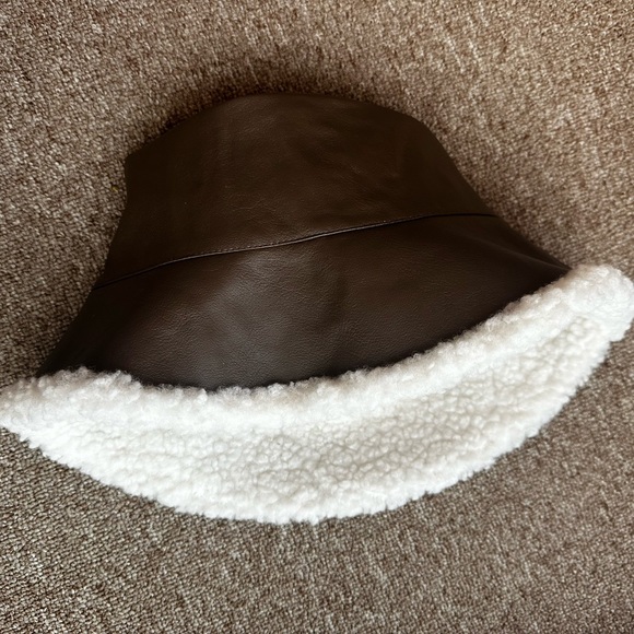 Mocha & Sherpa Bucket Hat - Picture 3 of 3